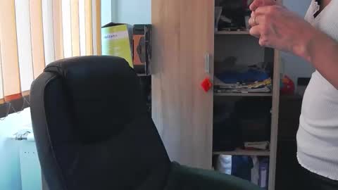 Bea online show from April 9, 2026, 8:20 am