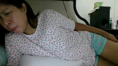 Snapshot of wildbrownchick69 chatting on December 10, 2024, 12:17 am WildChick online show from December 10, 2024, 12:17 am