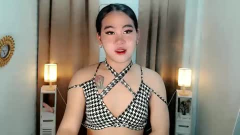 Lianelaiza online show from April 9, 2026, 3:17 am