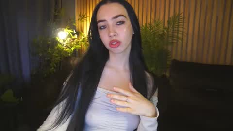 Snapshot of wildkittenx_ chatting on October 22, 2025, 6:46 am Alena online show from October 22, 2025, 6:46 am