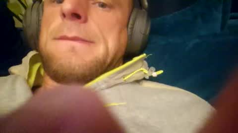 wildmike93 online show from May 7, 2026, 2:28 am