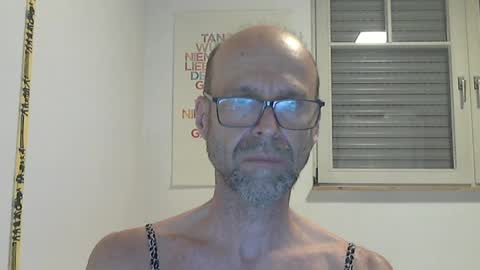 Lilian online show from March 30, 2026, 9:49 pm