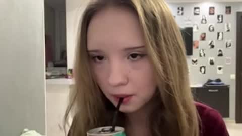 Olivia online show from December 18, 2025, 3:18 pm