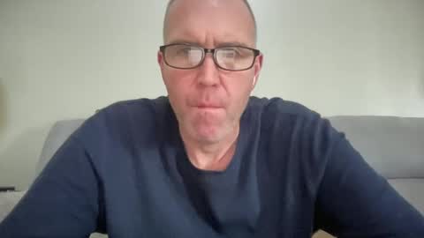 Snapshot of william_zooker chatting on February 18, 2025, 6:37 pm Zooker online show from February 18, 2025, 6:37 pm