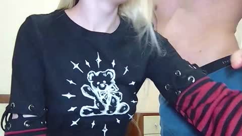 William and Mia online show from April 8, 2026, 7:36 pm