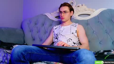 Snapshot of williamdyson chatting on May 13, 2026, 3:48 am William online show from May 13, 2026, 3:48 am