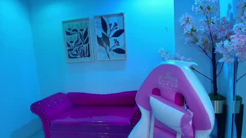 Snapshot of willow_cush chatting on May 28, 2026, 11:51 am Willow online show from May 28, 2026, 11:51 am