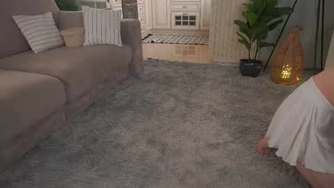 Lillian online show from June 22, 2026, 3:08 am