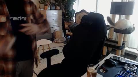 Snapshot of winnydepooh chatting on October 15, 2025, 7:41 am cream36 online show from October 15, 2025, 7:41 am