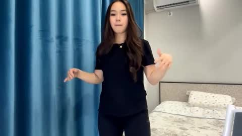 Amina online show from November 12, 2025, 2:39 pm