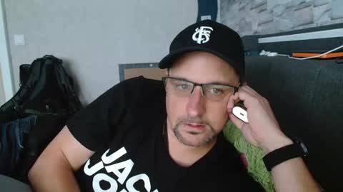 Snapshot of wirzwei8883 chatting on September 17, 2025, 3:24 pm Dirty online show from September 17, 2025, 3:24 pm