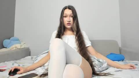 Snapshot of wiseenoughlamb chatting on July 1, 2026, 12:07 pm Asylai but you can call me Aila online show from July 1, 2026, 12:07 pm