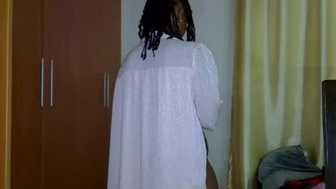 girlie o online show from March 10, 2025, 1:21 pm