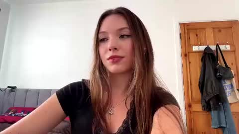 Snapshot of wobblecrave chatting on June 23, 2026, 6:28 pm Anna online show from June 23, 2026, 6:28 pm