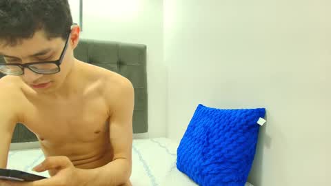  W O L F  online show from January 24, 2025, 5:11 pm