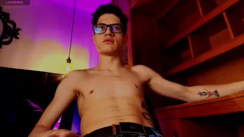  W O L F  online show from October 29, 2025, 11:45 am