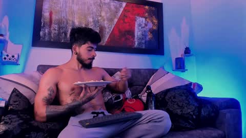 Snapshot of wolferatus chatting on December 20, 2024, 4:25 pm wolferatus online show from December 20, 2024, 4:25 pm