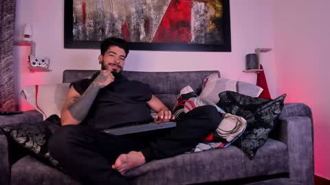 Snapshot of wolferatus chatting on December 24, 2024, 5:55 pm wolferatus online show from December 24, 2024, 5:55 pm