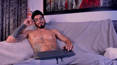 Snapshot of wolferatus chatting on December 28, 2024, 8:15 pm wolferatus online show from December 28, 2024, 8:15 pm