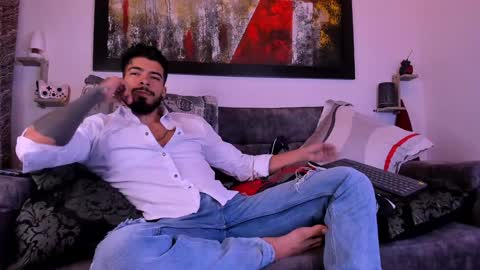 Snapshot of wolferatus chatting on January 17, 2025, 3:32 pm wolferatus online show from January 17, 2025, 3:32 pm