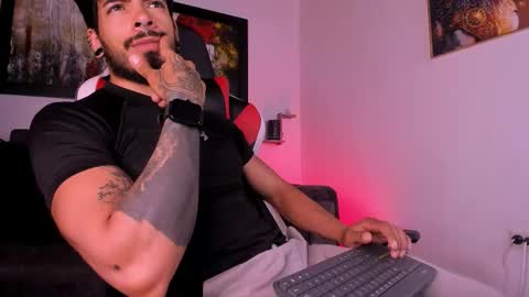 Snapshot of wolferatus chatting on October 27, 2025, 9:30 pm wolferatus online show from October 27, 2025, 9:30 pm