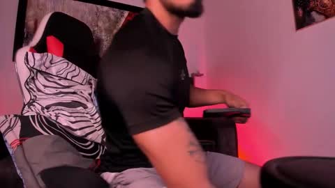 Snapshot of wolferatus chatting on February 24, 2026, 7:01 pm wolferatus online show from February 24, 2026, 7:01 pm