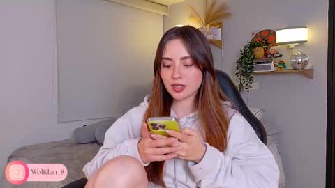   online show from October 9, 2025, 3:37 am