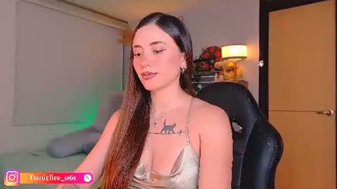 Snapshot of wolfsfoster chatting on July 16, 2026, 5:02 am online show from July 16, 2026, 5:02 am