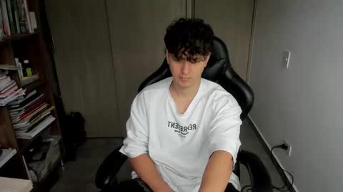 Snapshot of wolker_allan chatting on February 18, 2026, 1:51 pm wolker_allan online show from February 18, 2026, 1:51 pm