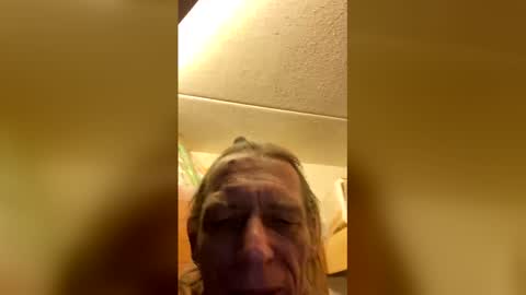 Snapshot of wonderboy3272 chatting on January 9, 2026, 10:29 am guido online show from January 9, 2026, 10:29 am