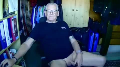 Always Horny online show from April 21, 2026, 8:42 am