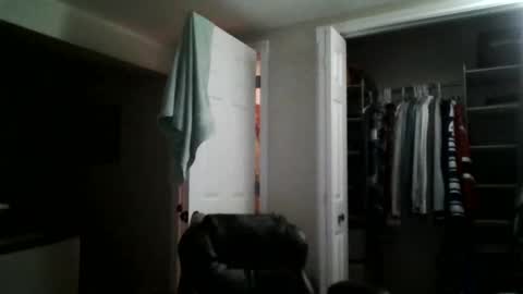 woodeee77 online show from April 3, 2026, 12:08 am