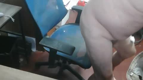 woodworker6473 online show from April 14, 2026, 12:05 am