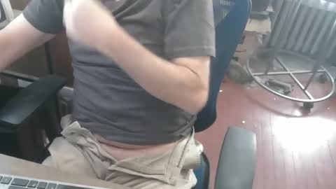 woodworker6473 online show from April 14, 2026, 1:39 pm