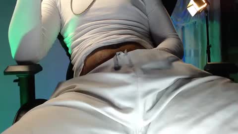 Snapshot of woondeer17 chatting on January 19, 2025, 12:06 am Woondeer online show from January 19, 2025, 12:06 am