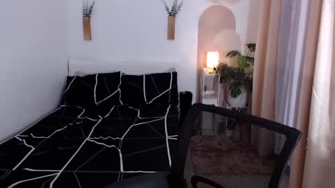 Camilla online show from December 3, 2024, 12:13 am