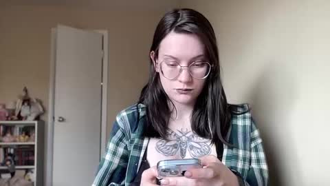 Snapshot of worship_lucina chatting on December 9, 2024, 6:25 pm Lucina online show from December 9, 2024, 6:25 pm