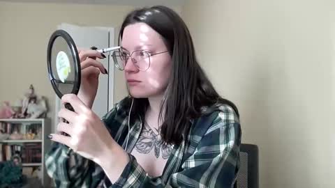 Snapshot of worship_lucina chatting on January 1, 2025, 3:14 pm Lucina online show from January 1, 2025, 3:14 pm