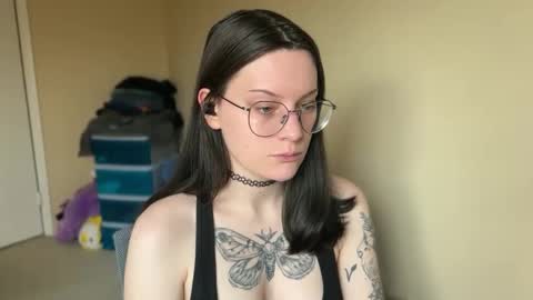 Snapshot of worship_lucina chatting on February 7, 2025, 6:13 pm Lucina online show from February 7, 2025, 6:13 pm