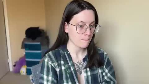 Snapshot of worship_lucina chatting on February 24, 2025, 6:26 pm Lucina online show from February 24, 2025, 6:26 pm