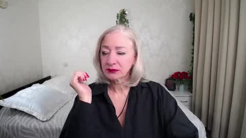 Snapshot of wow_co chatting on February 12, 2026, 5:19 pm wow_co online show from February 12, 2026, 5:19 pm