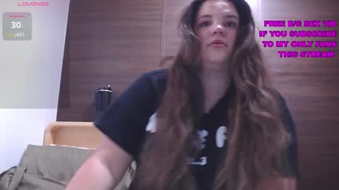 Kaitlyn xx online show from November 21, 2025, 12:37 pm