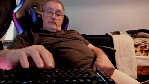 wowsers2022 online show from September 13, 2025, 5:24 pm