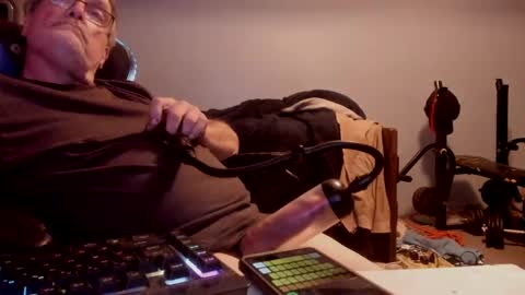 wowsers2022 online show from October 4, 2025, 1:58 am