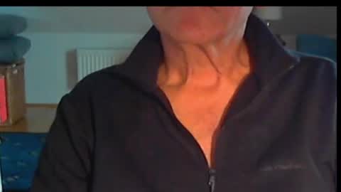 Wuki online show from November 9, 2025, 1:20 pm