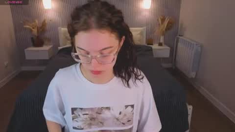 Snapshot of wullwet_rav chatting on July 5, 2026, 4:19 am wullwet rav online show from July 5, 2026, 4:19 am