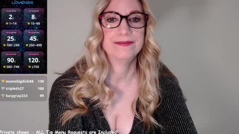 Snapshot of wynfreya chatting on March 29, 2026, 11:16 pm Wyn online show from March 29, 2026, 11:16 pm