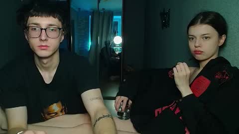 Snapshot of x_files_t chatting on November 27, 2025, 6:04 am Philipp and Este online show from November 27, 2025, 6:04 am