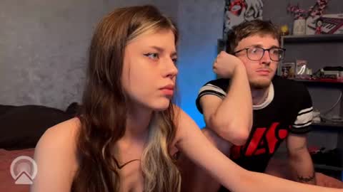 Philipp and Este online show from July 10, 2026, 5:23 am
