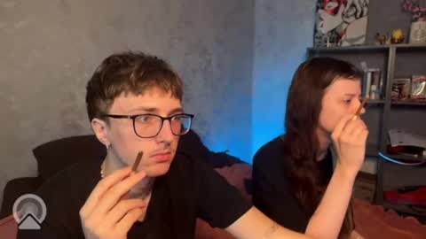 Philipp and Este online show from July 21, 2026, 9:33 am